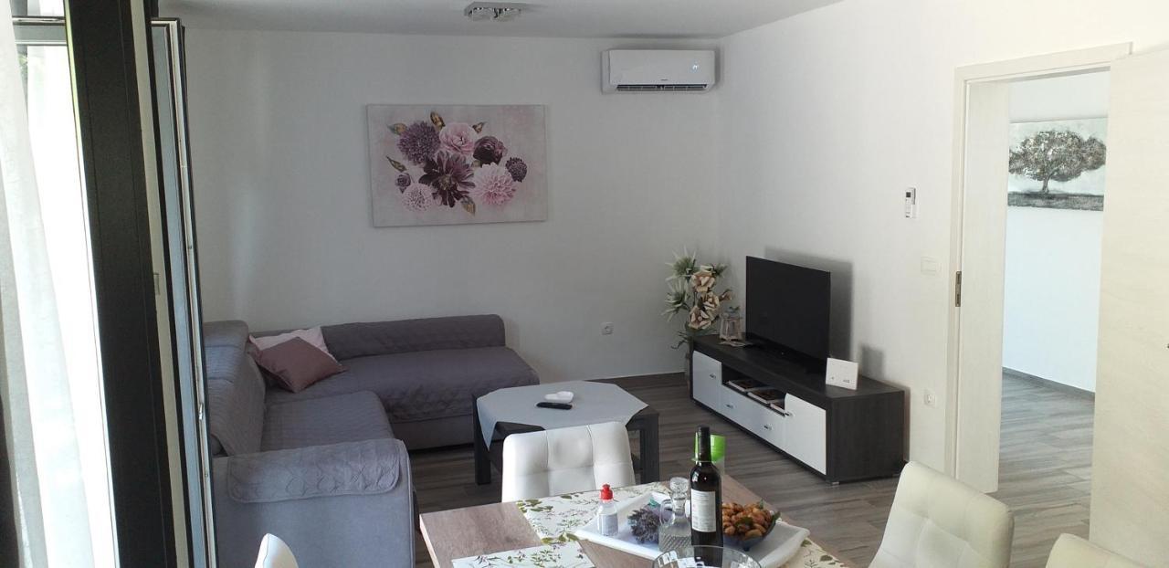 Holiday Apartments Cecilija 苏佩塔斯卡德拉加 外观 照片