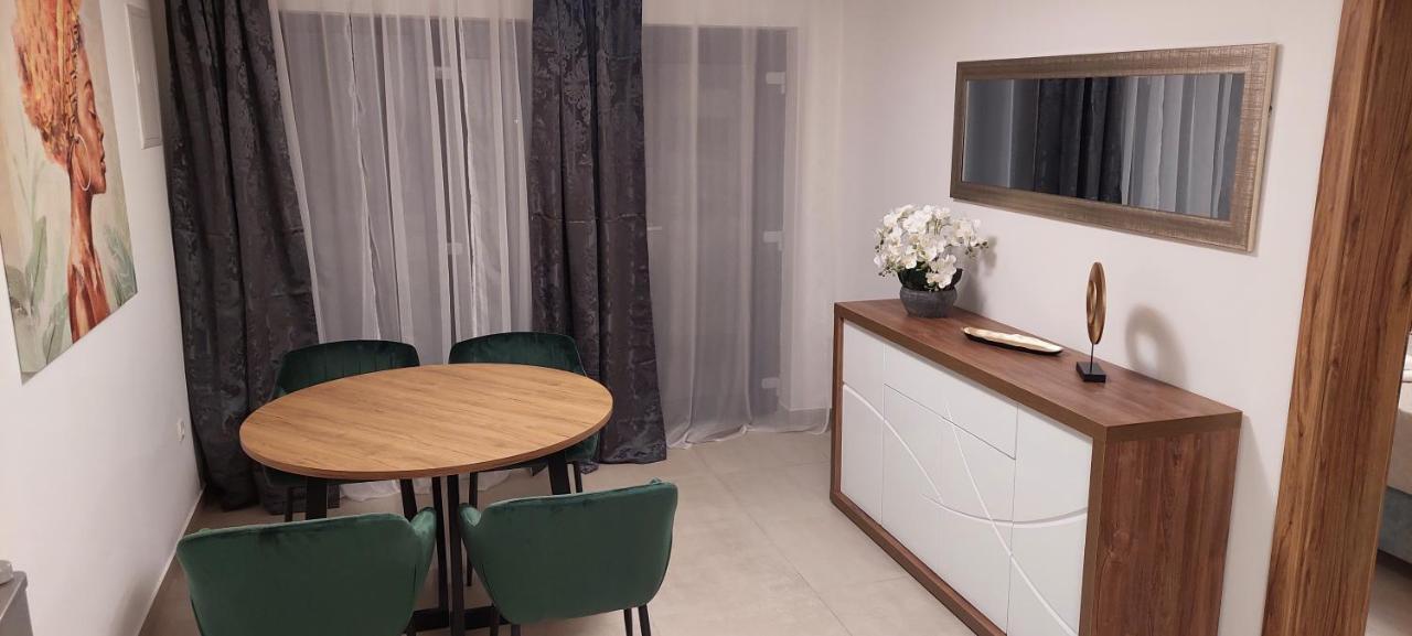 Holiday Apartments Cecilija 苏佩塔斯卡德拉加 外观 照片