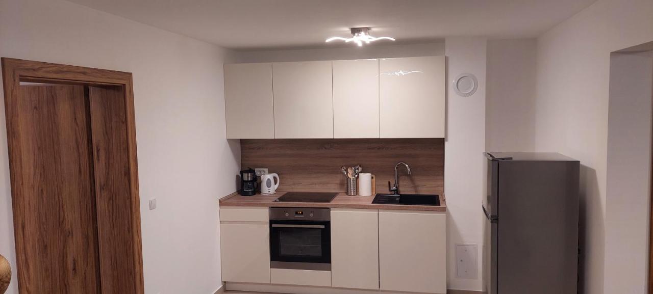 Holiday Apartments Cecilija 苏佩塔斯卡德拉加 外观 照片