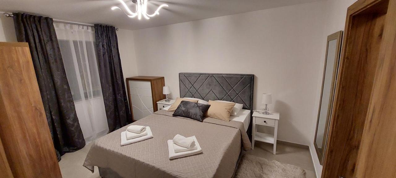 Holiday Apartments Cecilija 苏佩塔斯卡德拉加 外观 照片